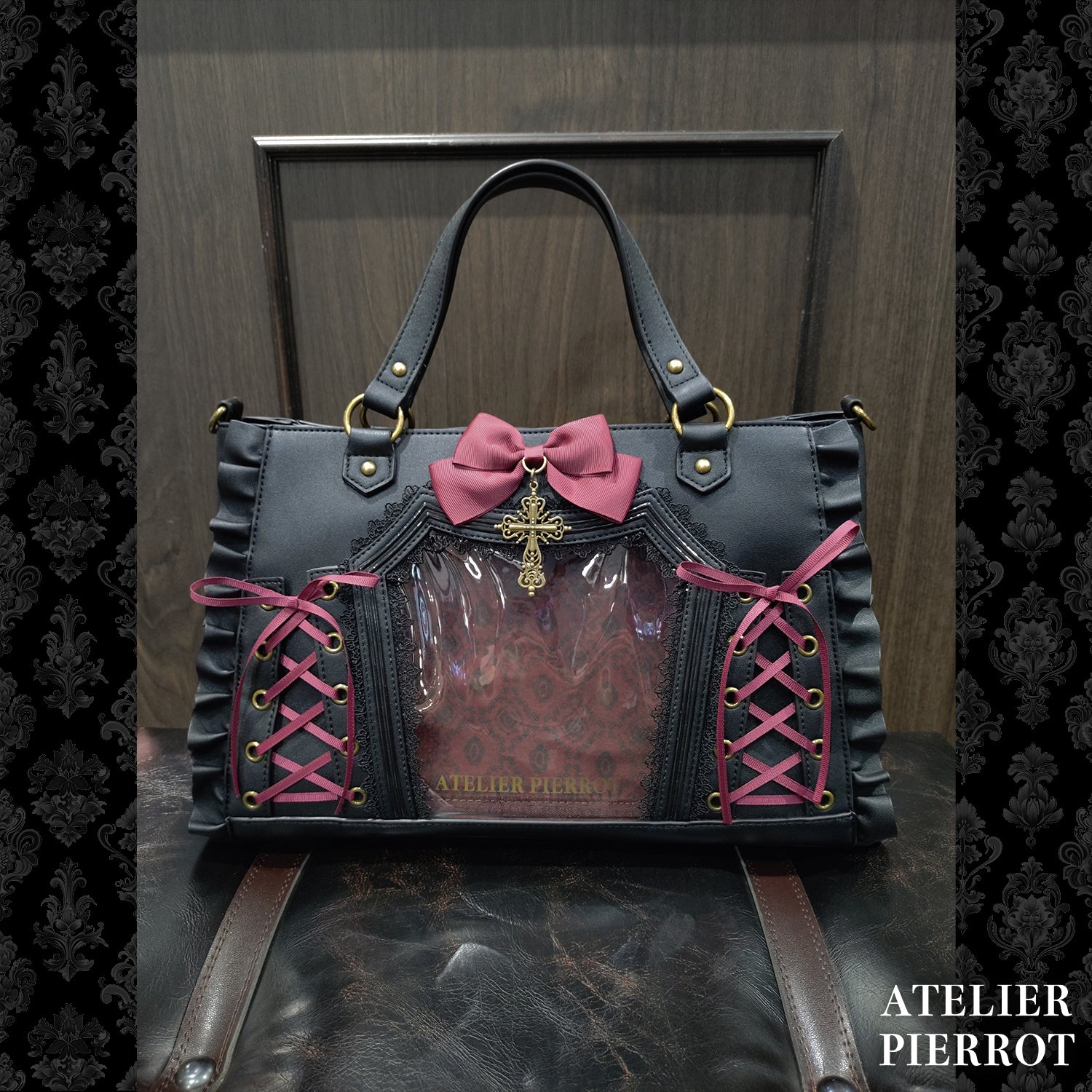 【ATELIER PIERROT】　★ご予約受付中★ “Secret Reliquary” Lace-Up Bag 　ホワイト/ブラック×ボルドー/ブラック