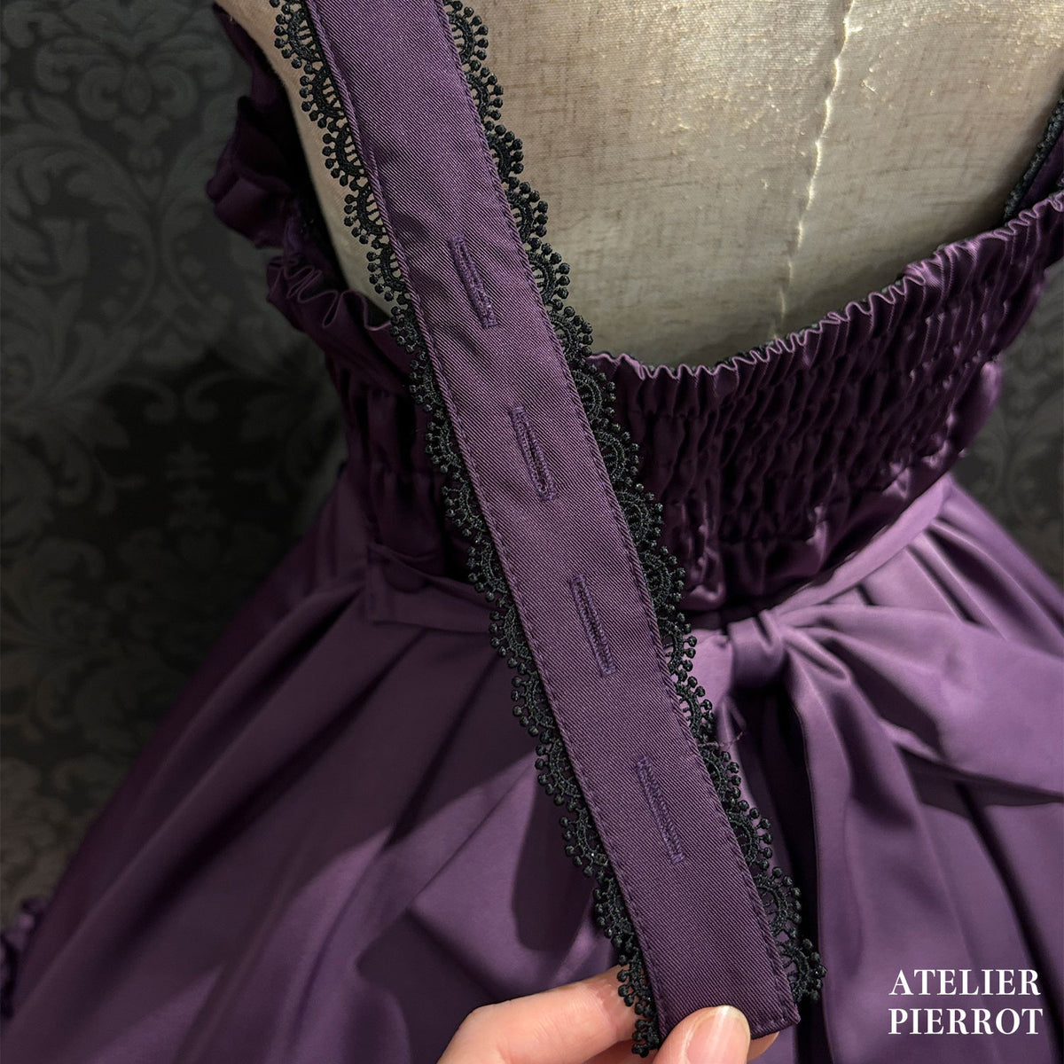 【ATELIER PIERROT】　★J'accepte maintenant les réservations★ AdenophoraJupe-pull babydollWhite/Bordeaux/Purple/Navy/Black