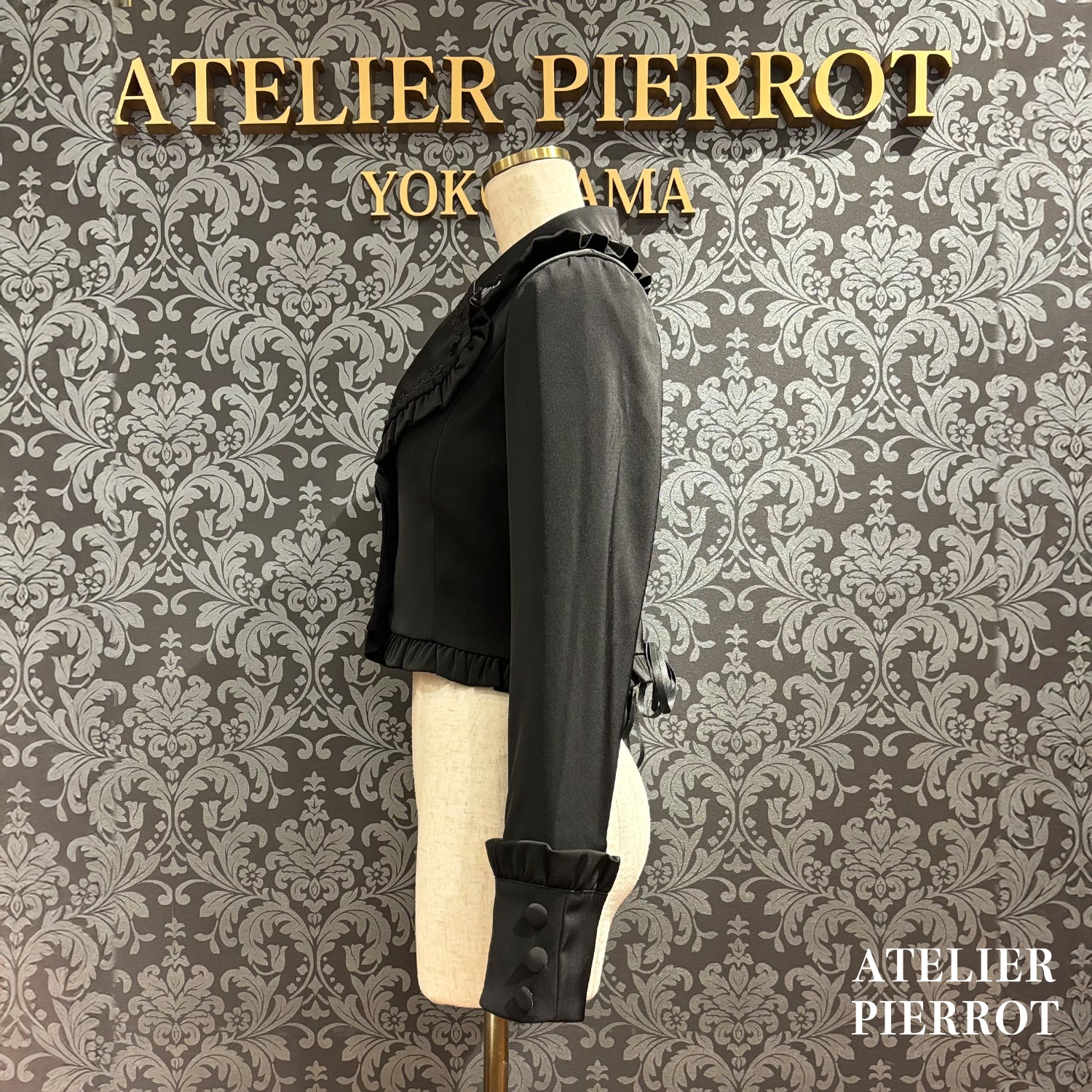 【ATELIER PIERROT】　Frilled Tailored Jacket　ホワイト/ブラック