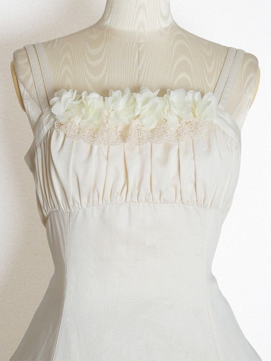 [Jeune fille victorienne] Robe victorienne Luke Floral Lillian Rose Ivoire/Black