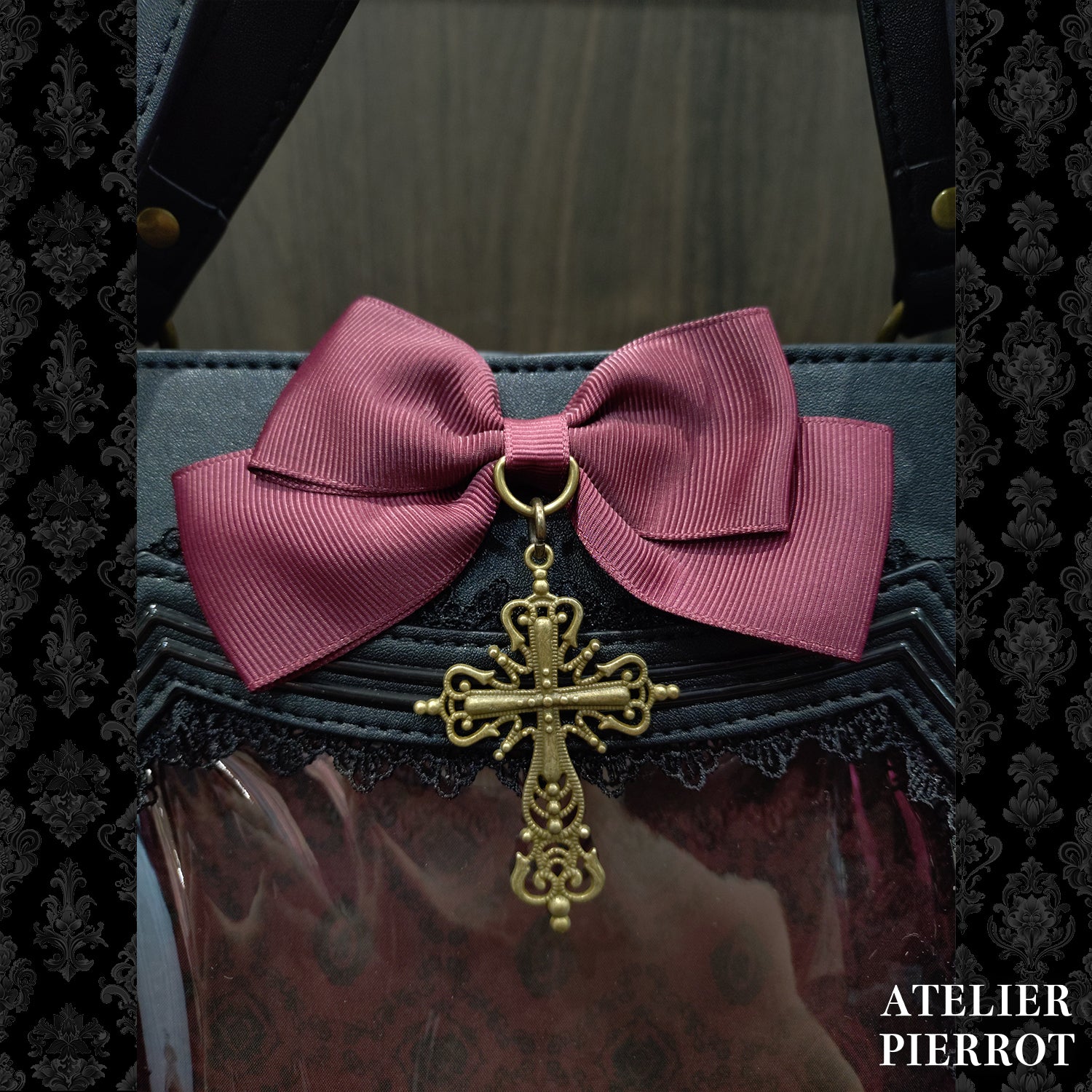 【ATELIER PIERROT】　★ご予約受付中★ “Secret Reliquary” Lace-Up Bag 　ホワイト/ブラック×ボルドー/ブラック