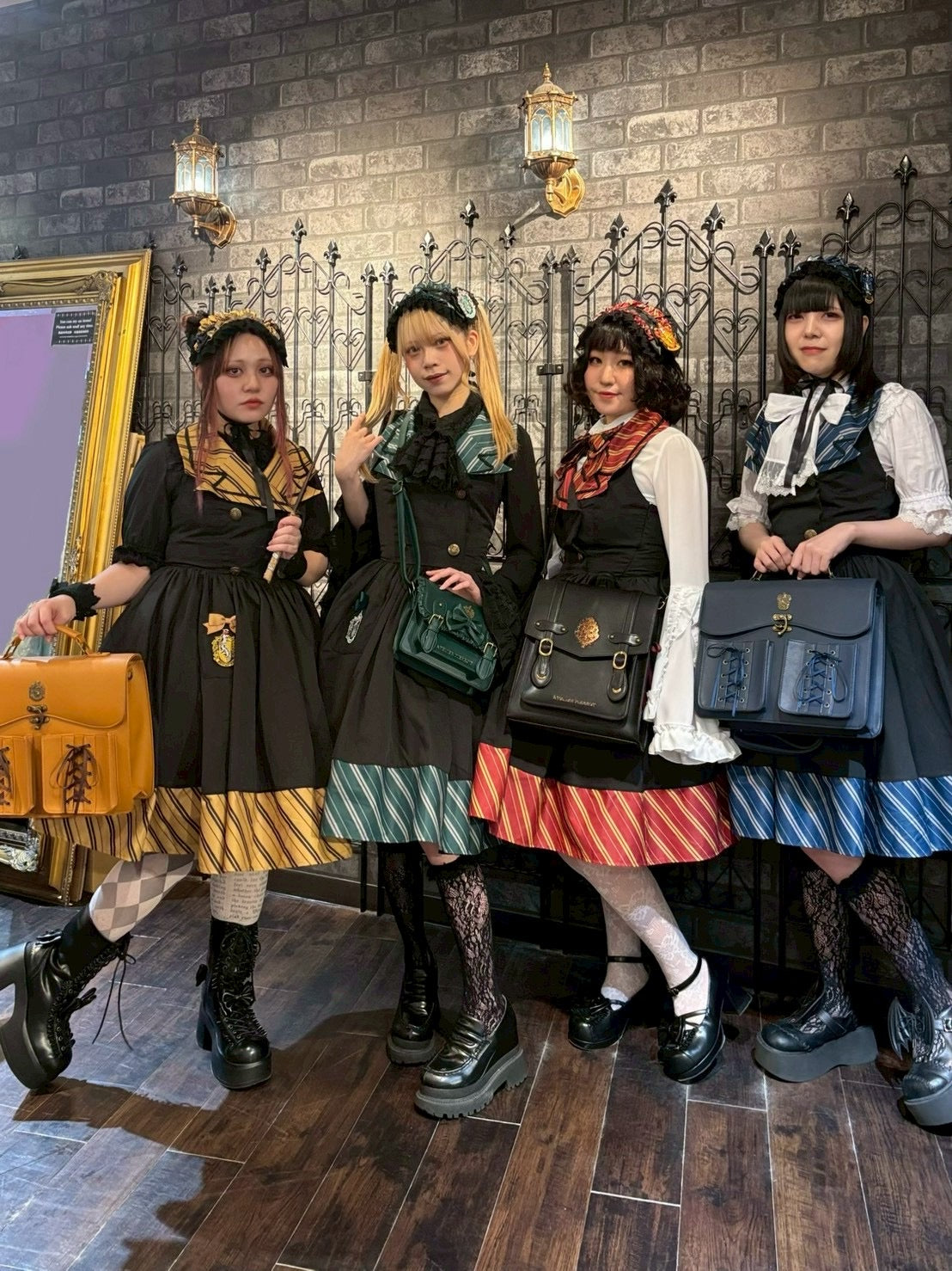 【ATELIER PIERROT] Harry Potter 해리 포터 / 베스트 원피스 그리핀 인형 / 스리자린 / 해플 퍼프 / 레이븐 클로