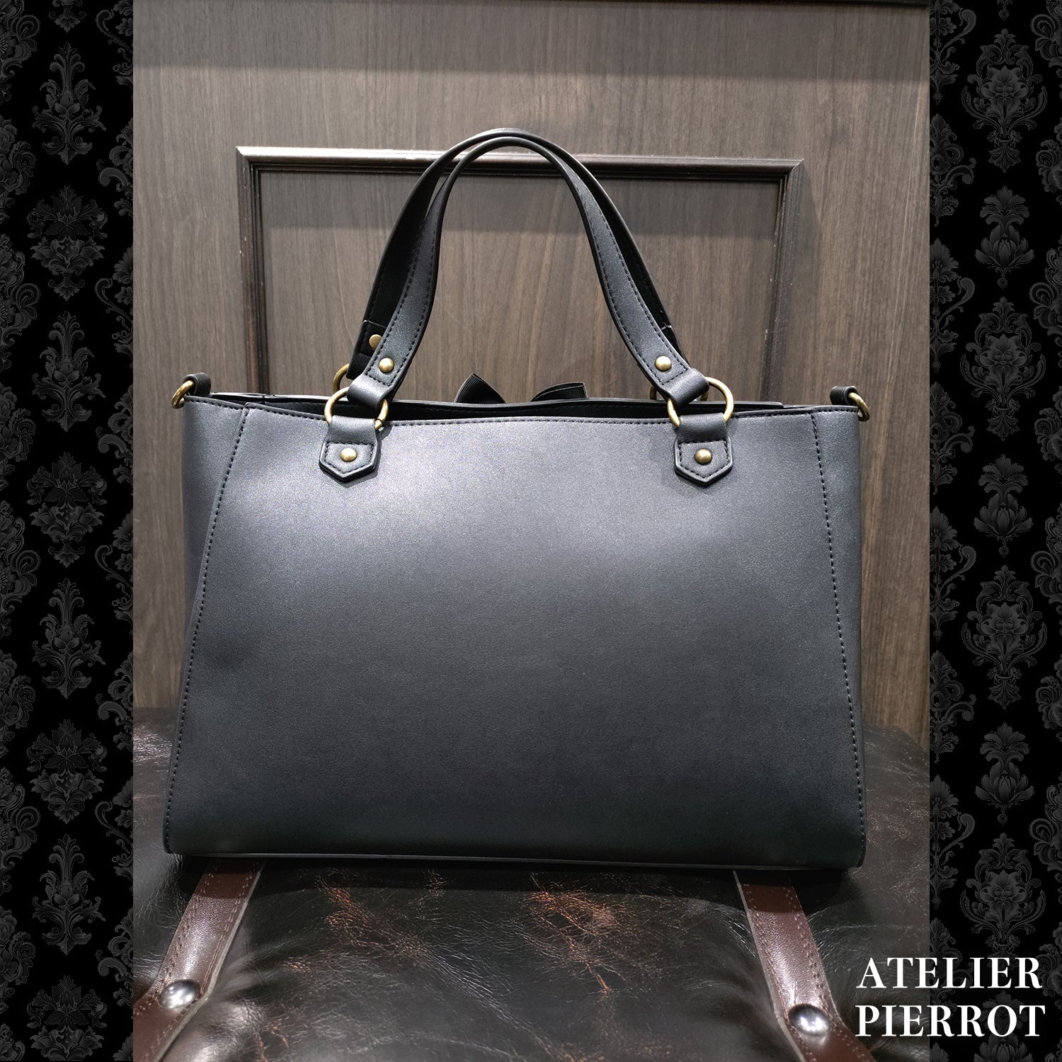 【ATELIER PIERROT】　★ご予約受付中★ “Secret Reliquary” Lace-Up Bag 　ホワイト/ブラック×ボルドー/ブラック