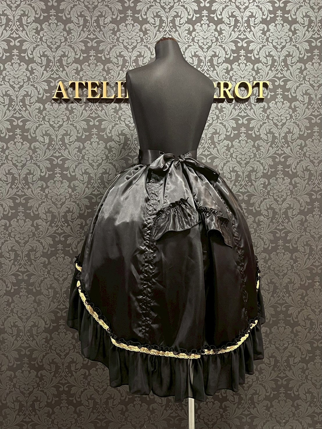 【ATELIER PIERROT】　Eternal Nocturne Bustle Skirt　ホワイト/ブラック