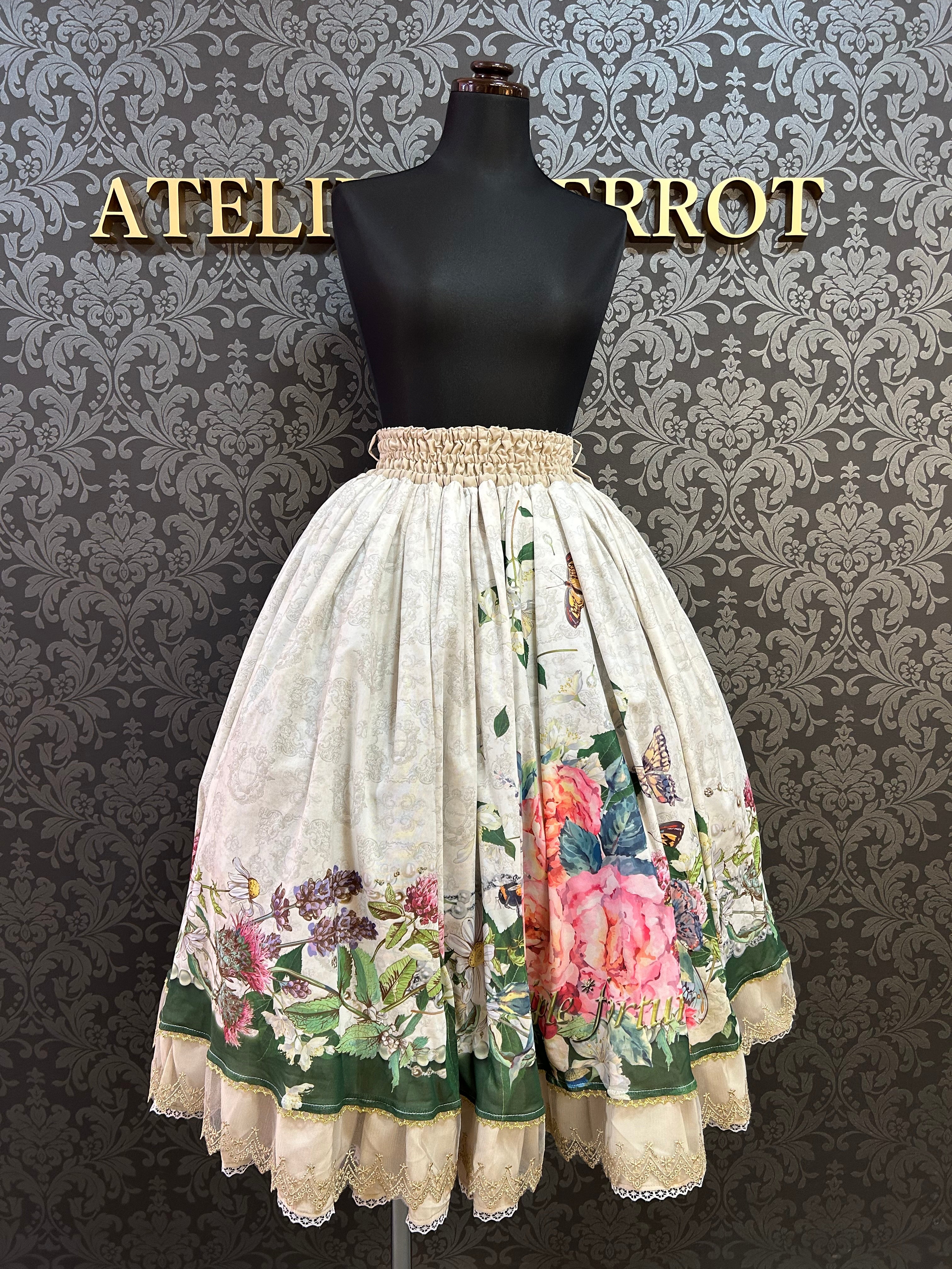 [Triple fortuna] Falda de flores silvestres de triple fortuna