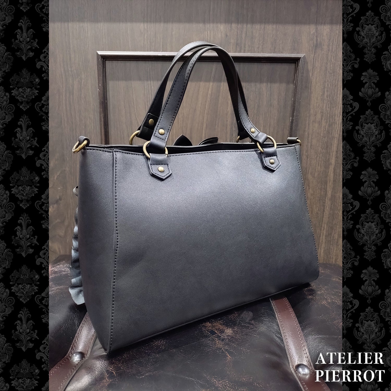 【ATELIER PIERROT】　★ご予約受付中★ “Secret Reliquary” Lace-Up Bag 　ホワイト/ブラック×ボルドー/ブラック