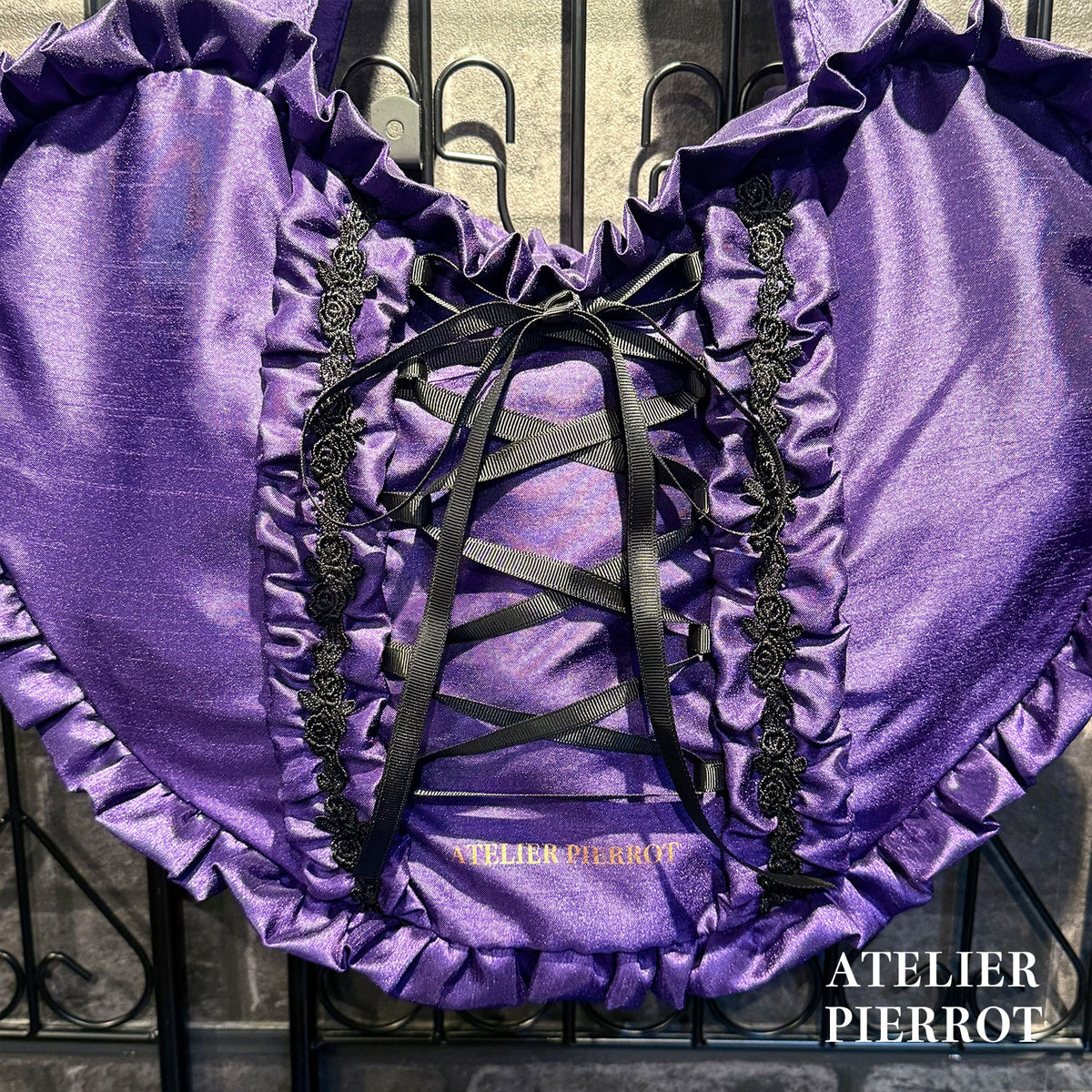 　【ATELIER PIERROT]　Lace up Ribbon Heart BAG　Bordeaux/Black×White/Black