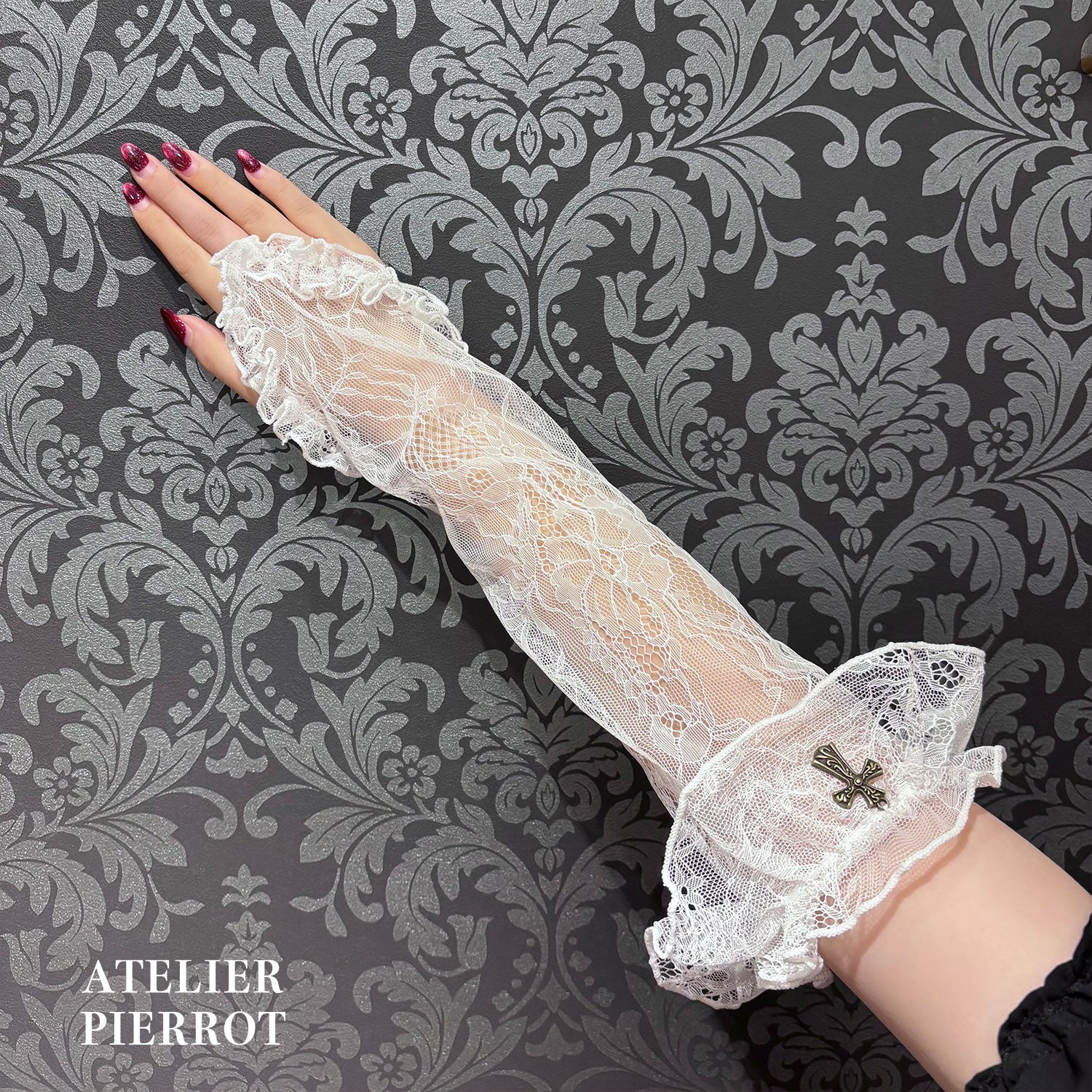 【ATELIER PIERROT】　★ご予約受付中★ Forbidden Prayer Lace Long Gloves  ホワイト/ブラック