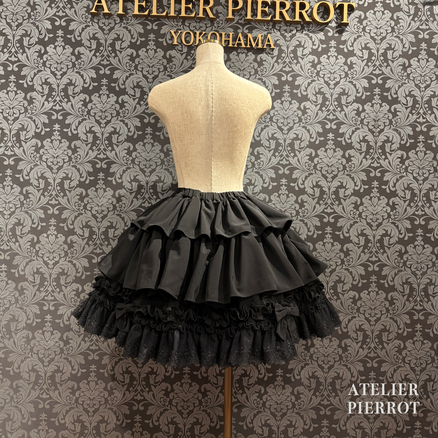 【ATELIER PIERROT】　Melty Ribbon Tier Skirt　ホワイト/ボルドー/ブラック　