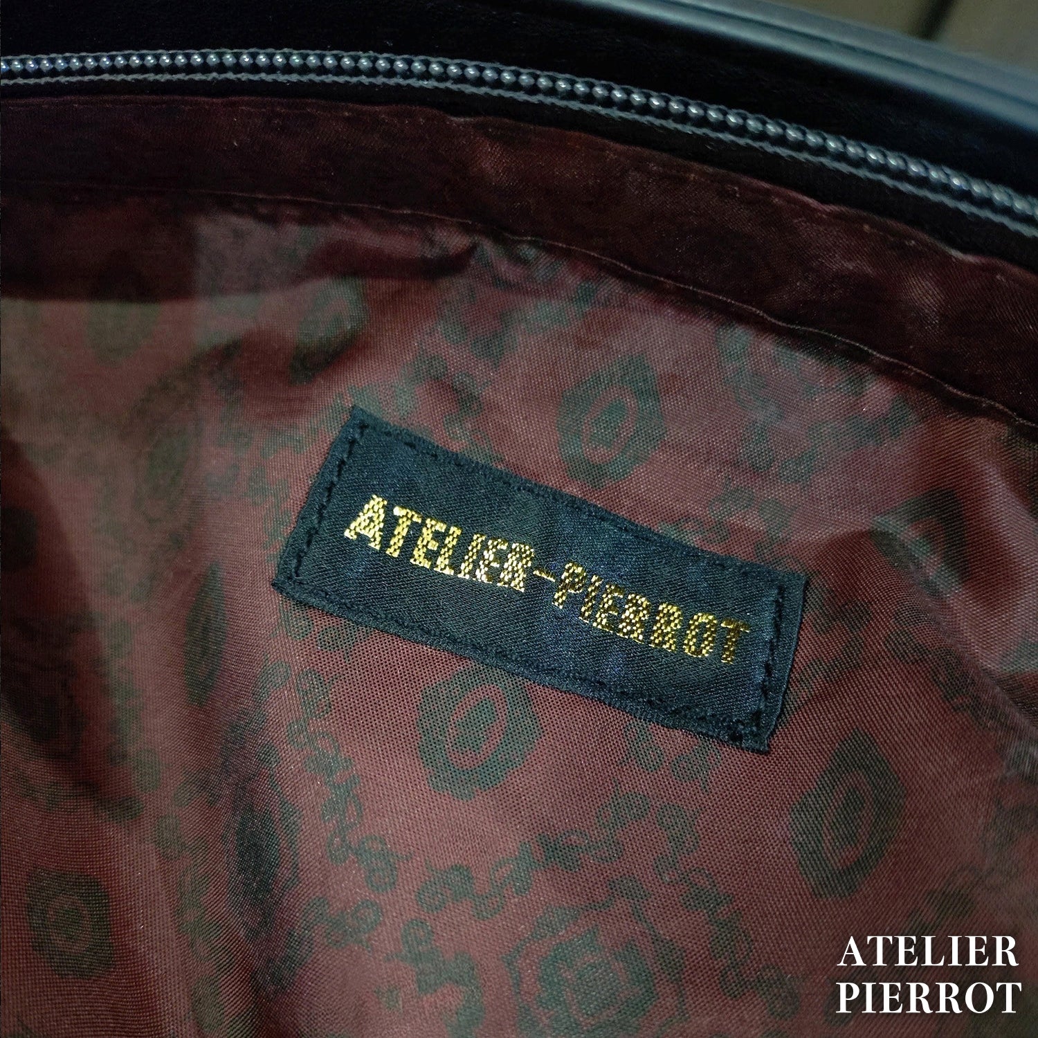 【ATELIER PIERROT】　★ご予約受付中★ “Secret Reliquary” Lace-Up Bag 　ホワイト/ブラック×ボルドー/ブラック