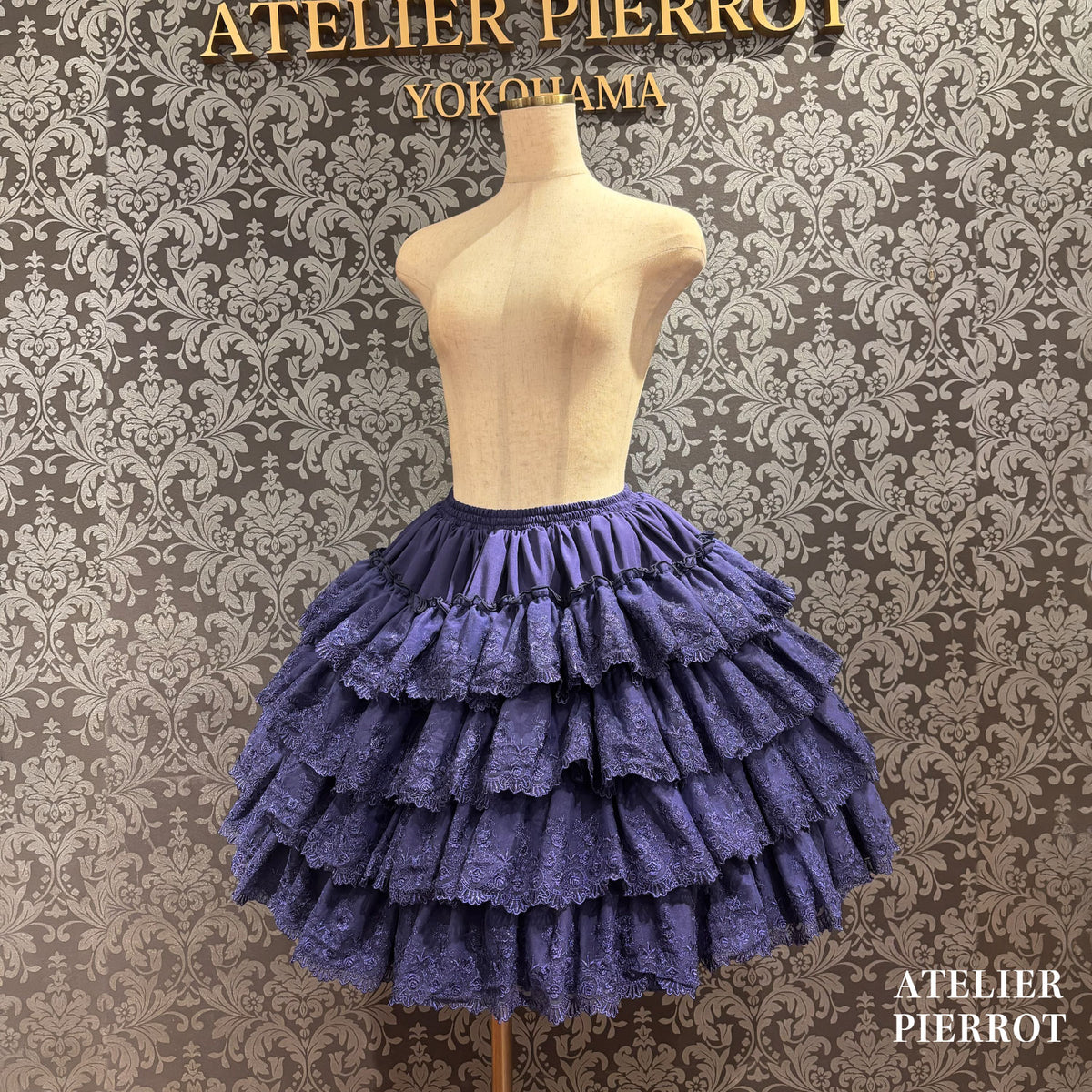 【ATELIER PIERROT】　★Now accepting reservations★ Camellia Lace Tiered SkirtWhite/Pink/Bordeaux/Purple/Navy/Black
