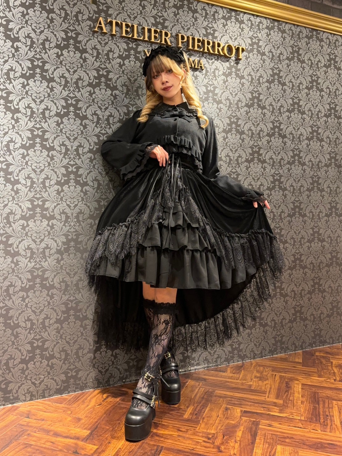 【ATELIER PIERROT】　Rose Waltz Cardigan　アイボリー/ワイン/ブラック