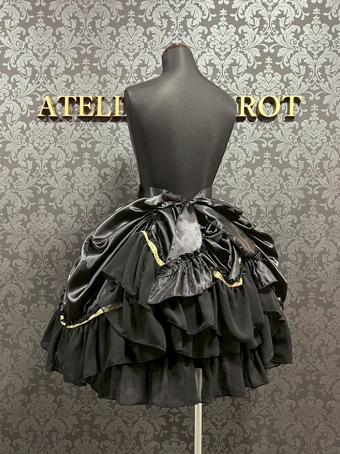 【ATELIER PIERROT】　Eternal Nocturne Bustle Skirt　ホワイト/ブラック