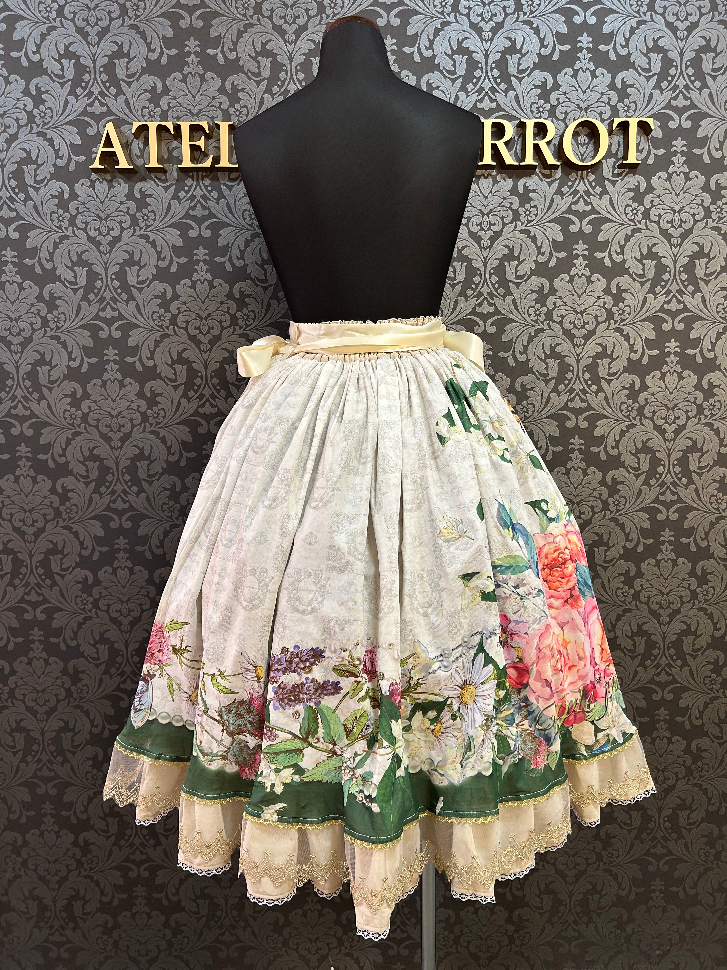 [Triple fortuna] Falda de flores silvestres de triple fortuna