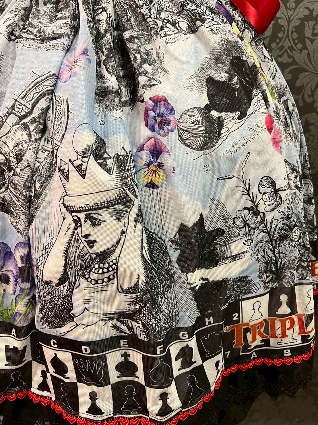 【Triple fortune】トリプルフォーチュン　鏡の国柄スカート