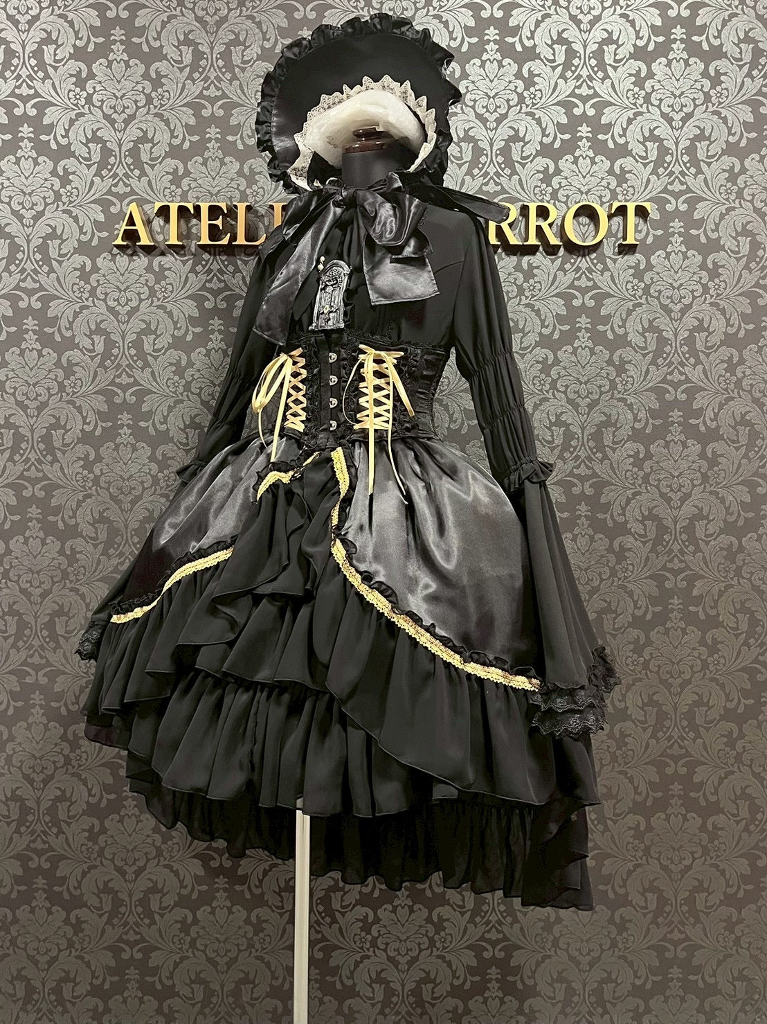 【ATELIER PIERROT】　Eternal Nocturne Bustle Skirt　ホワイト/ブラック