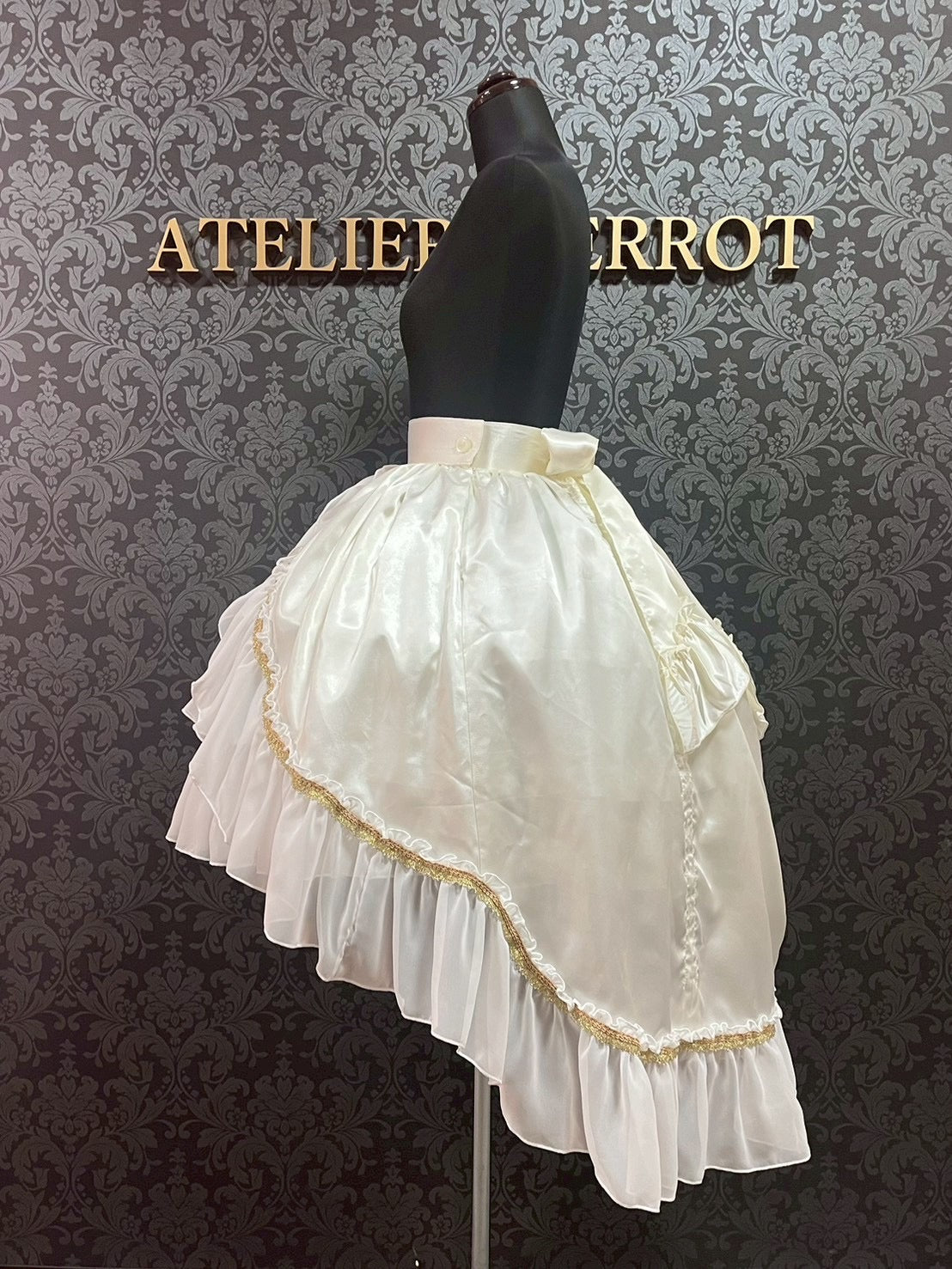 【ATELIER PIERROT】　Eternal Nocturne Bustle Skirt　ホワイト/ブラック