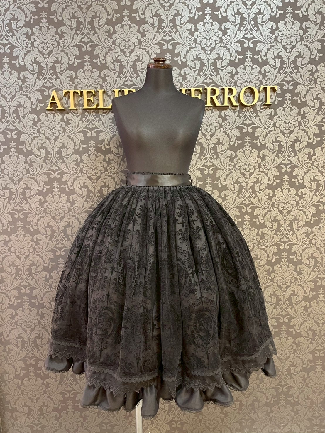 【Triple fortune】トリプルフォーチュン　骸骨少女スカート (黒)