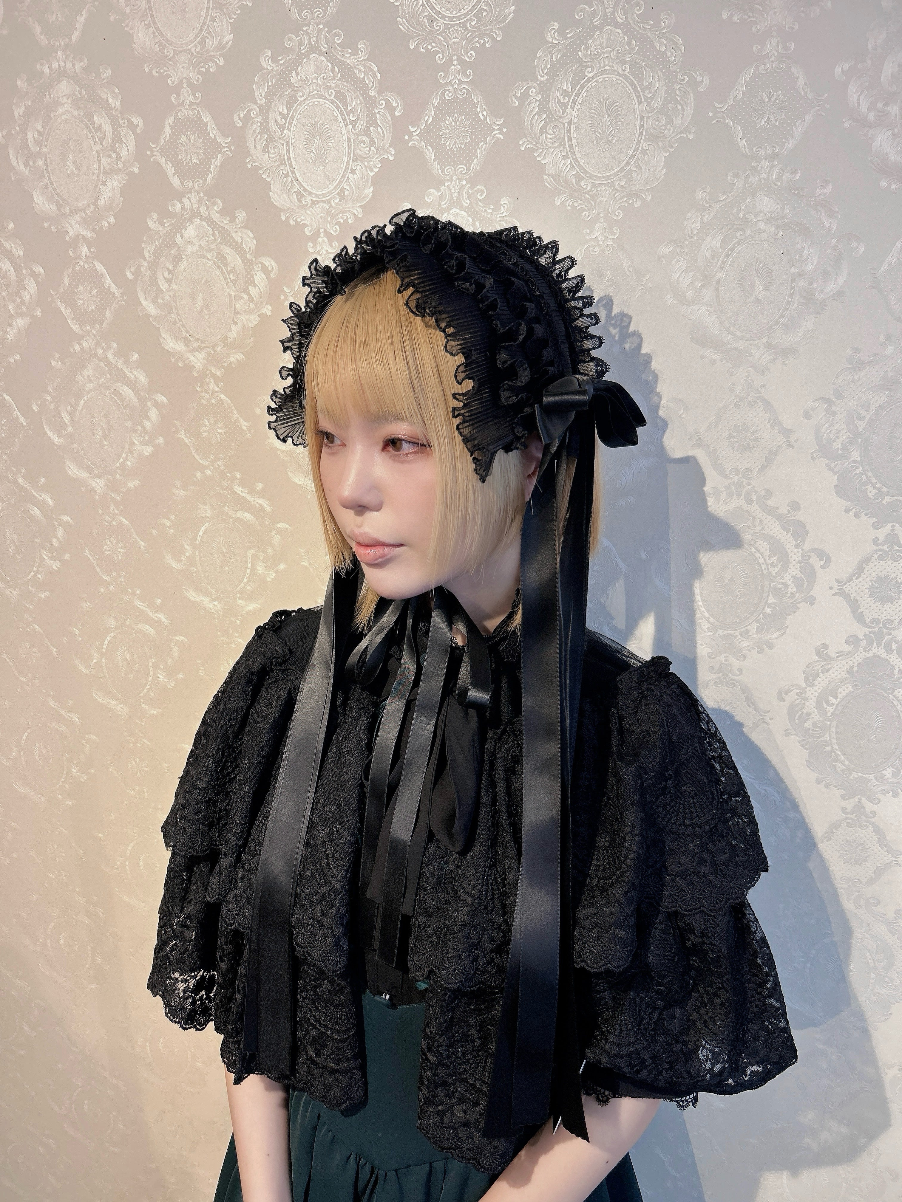 【ATELIER PIERROT】　Chantilly Lace Capelet 　ホワイト/ブラック