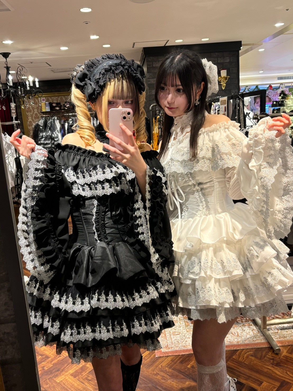 【ATELIER PIERROT】　Mini Corset Dress (シルバーレースver)　ホワイト/ブラック