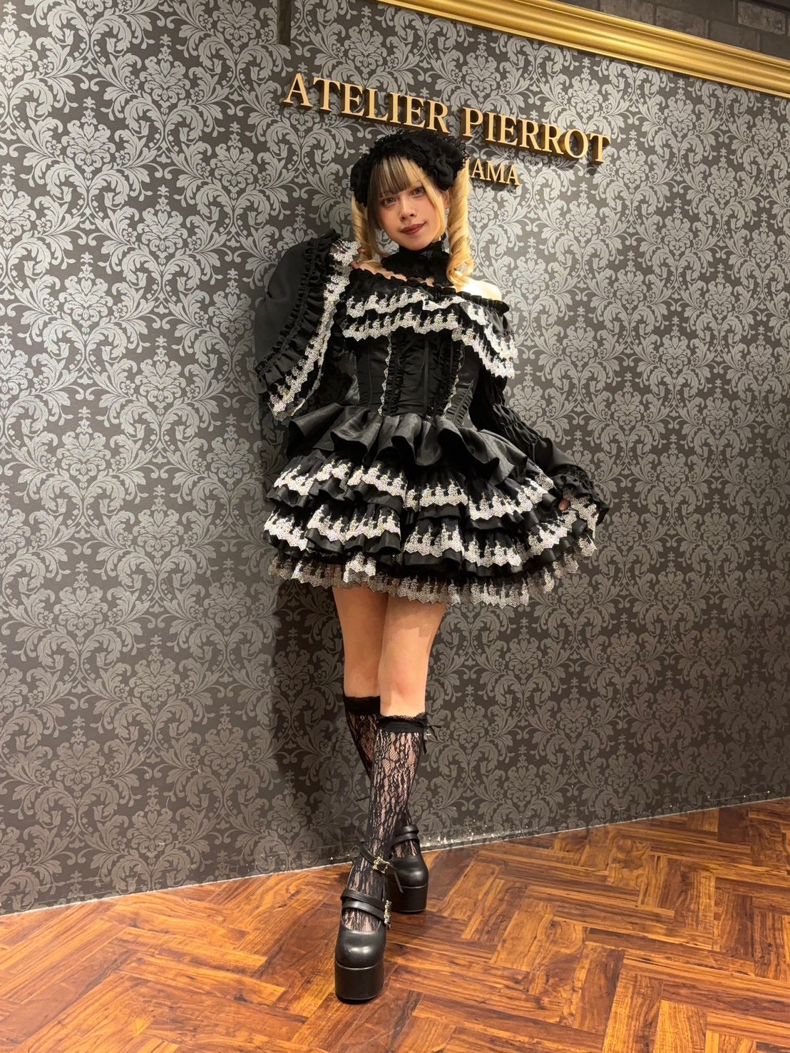 【ATELIER PIERROT】　Mini Corset Dress (シルバーレースver)　ホワイト/ブラック