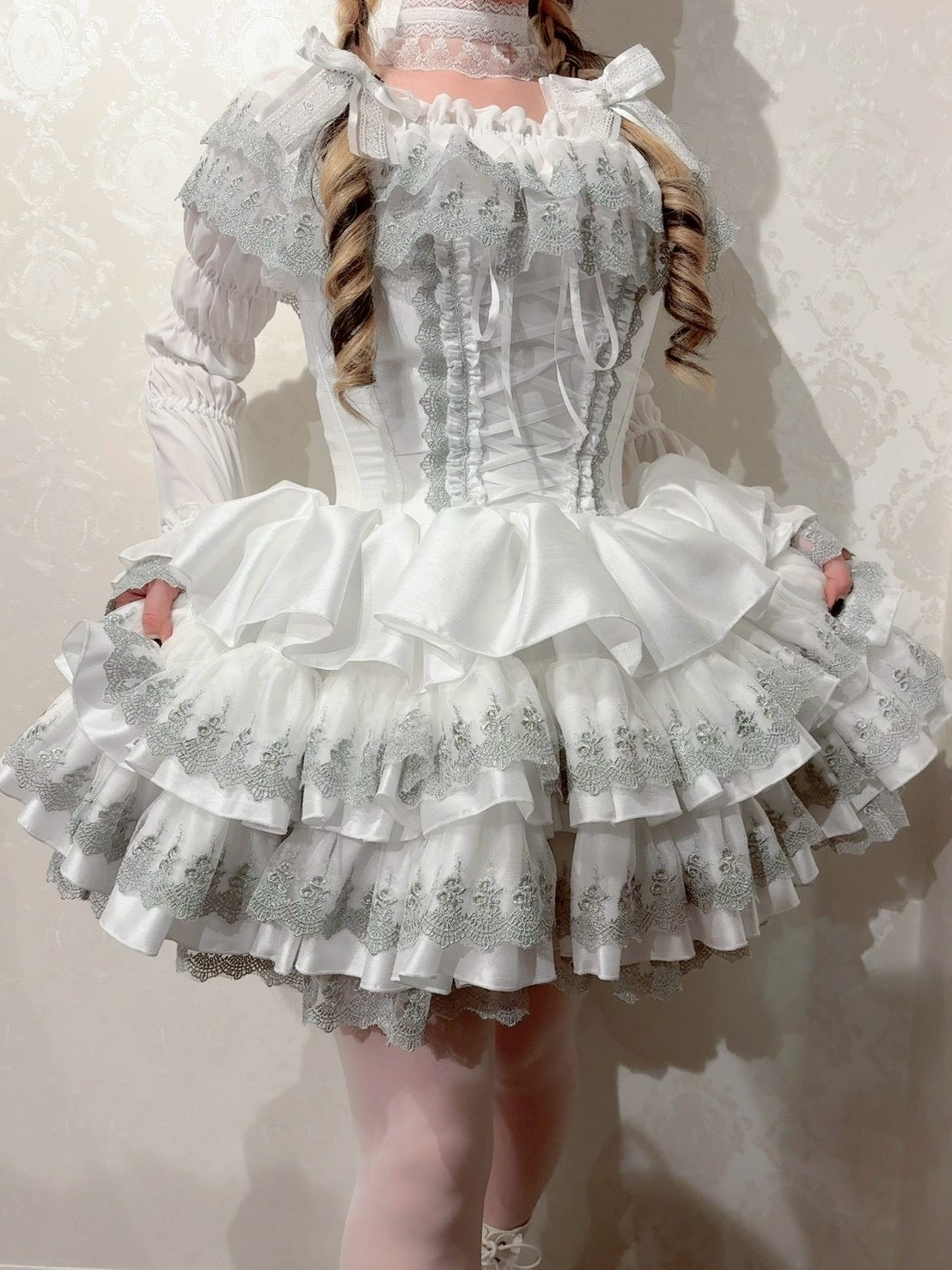 【ATELIER PIERROT】　Mini Corset Dress (シルバーレースver)　ホワイト/ブラック