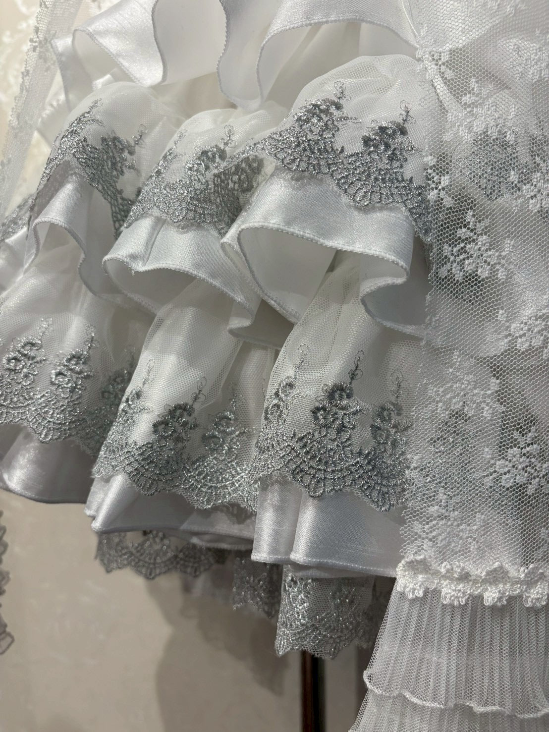 【ATELIER PIERROT】　Eternal Nocturne Blouse　ホワイト/ブラック