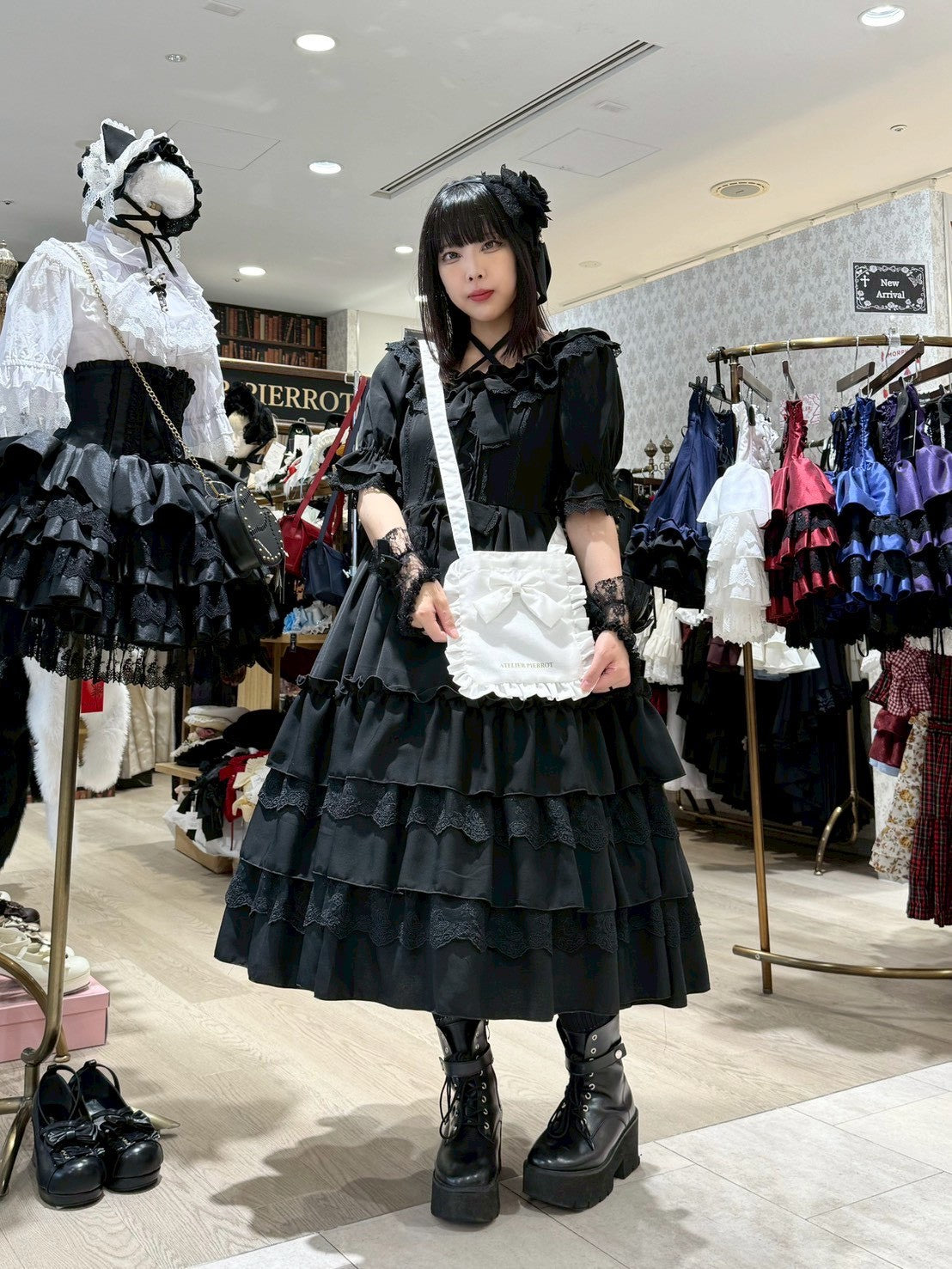 【ATELIER PIERROT】　Aveline Mimore Dress　ホワイト/ラベンダー/ネイビー/ブラック★ダブルポイントフェア対象商品6月14日(日)まで★