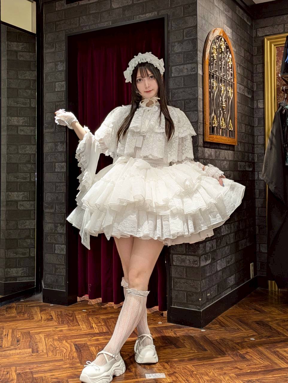 【ATELIER PIERROT】　Chantilly Lace Capelet 　ホワイト/ブラック