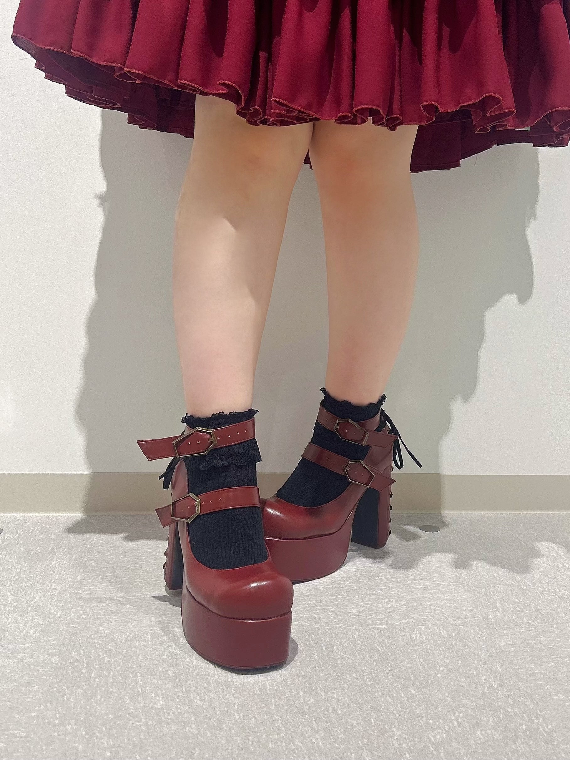【ATELIER PIERROT]　Escarpins à plateforme à lacets avec boucle cercueilWhite/Bordeaux/or/BlackS/M/L/XL