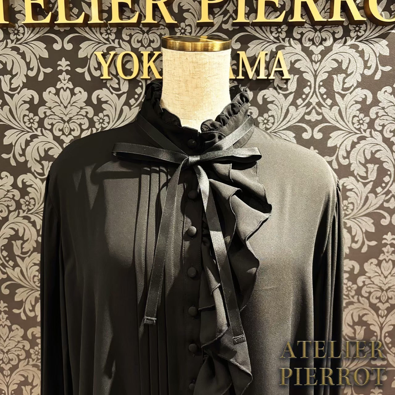 【ATELIER PIERROT】　Modern Flounce Long Blouse　Off White/WILD CATS/Black