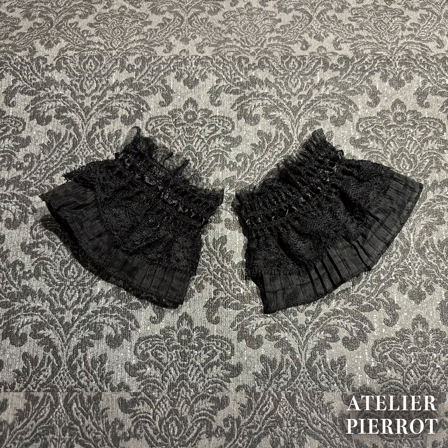 【ATELIER PIERROT] Heiliger Schleier-Manschetten Weiß/Schwarz★Veröffentlicht von Ende Oktober bis Anfang November★