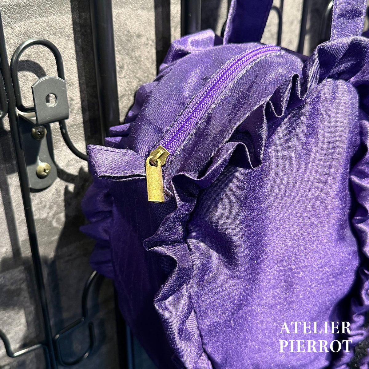 　【ATELIER PIERROT]　Lace up Ribbon Heart BAG　Bordeaux/Black×White/Black