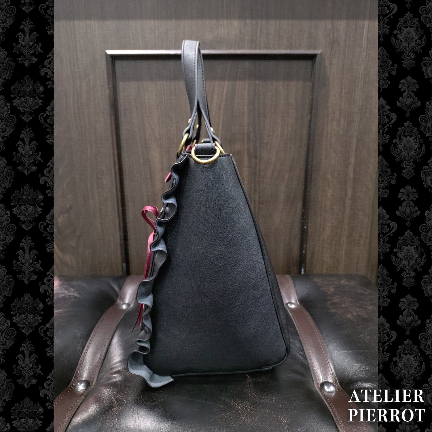 【ATELIER PIERROT】　★ご予約受付中★ “Secret Reliquary” Lace-Up Bag 　ホワイト/ブラック×ボルドー/ブラック