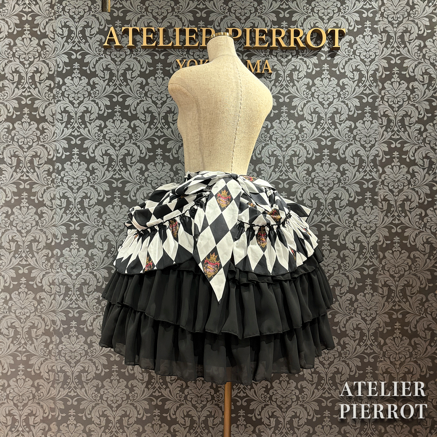 【ATELIER PIERROT】“钻石马戏团”裙子白色x白色/葡萄酒/紫色/绿色/黑色X白色★于3月中旬发布★