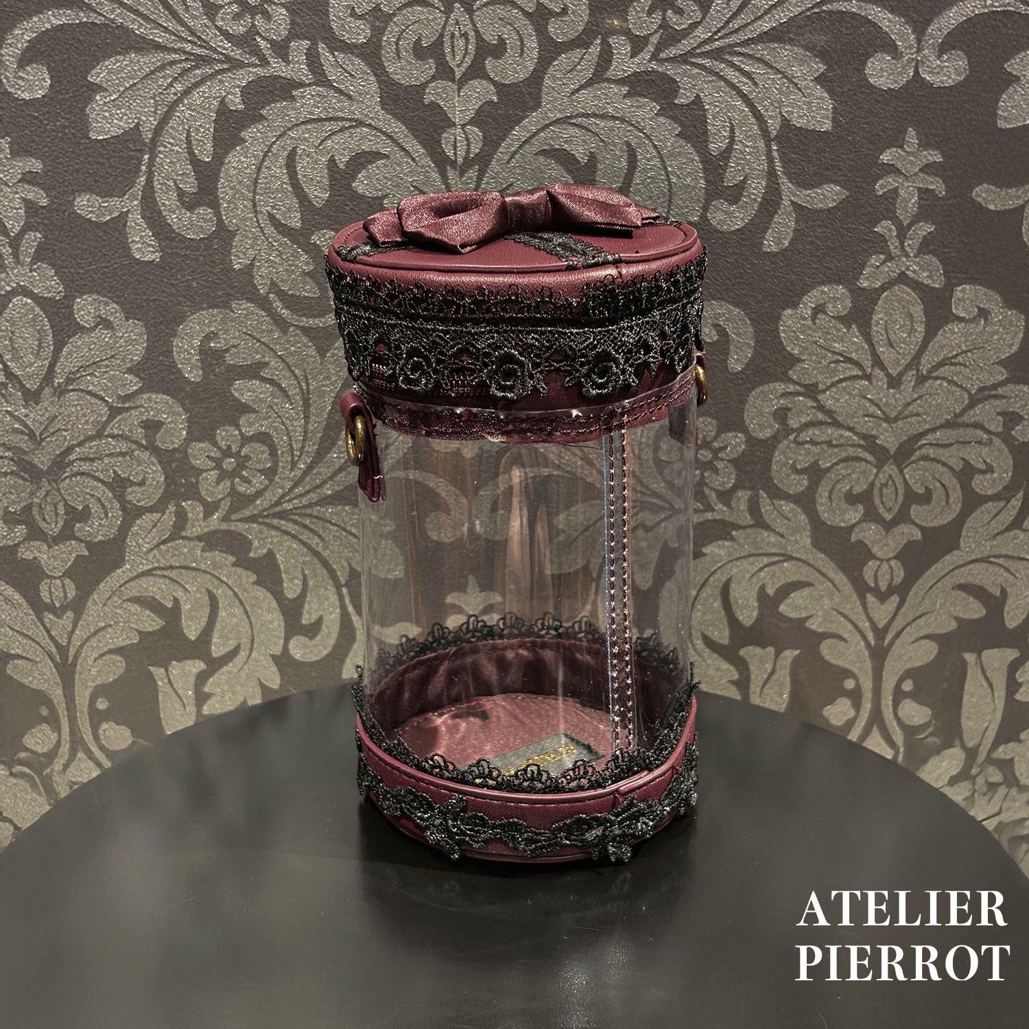 【ATELIER PIERROT】　 “Throne” Doll Pouch　ホワイト/ボルドー/ブラック　★11月中旬〜下旬発売★