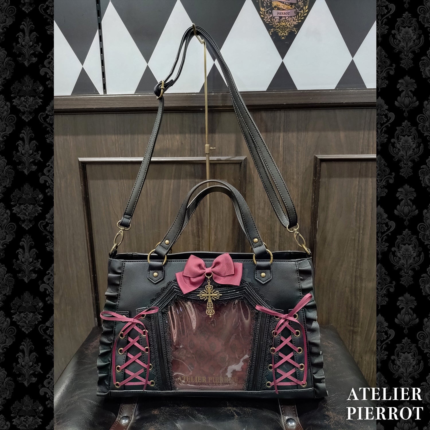 【ATELIER PIERROT】　★ご予約受付中★ “Secret Reliquary” Lace-Up Bag 　ホワイト/ブラック×ボルドー/ブラック