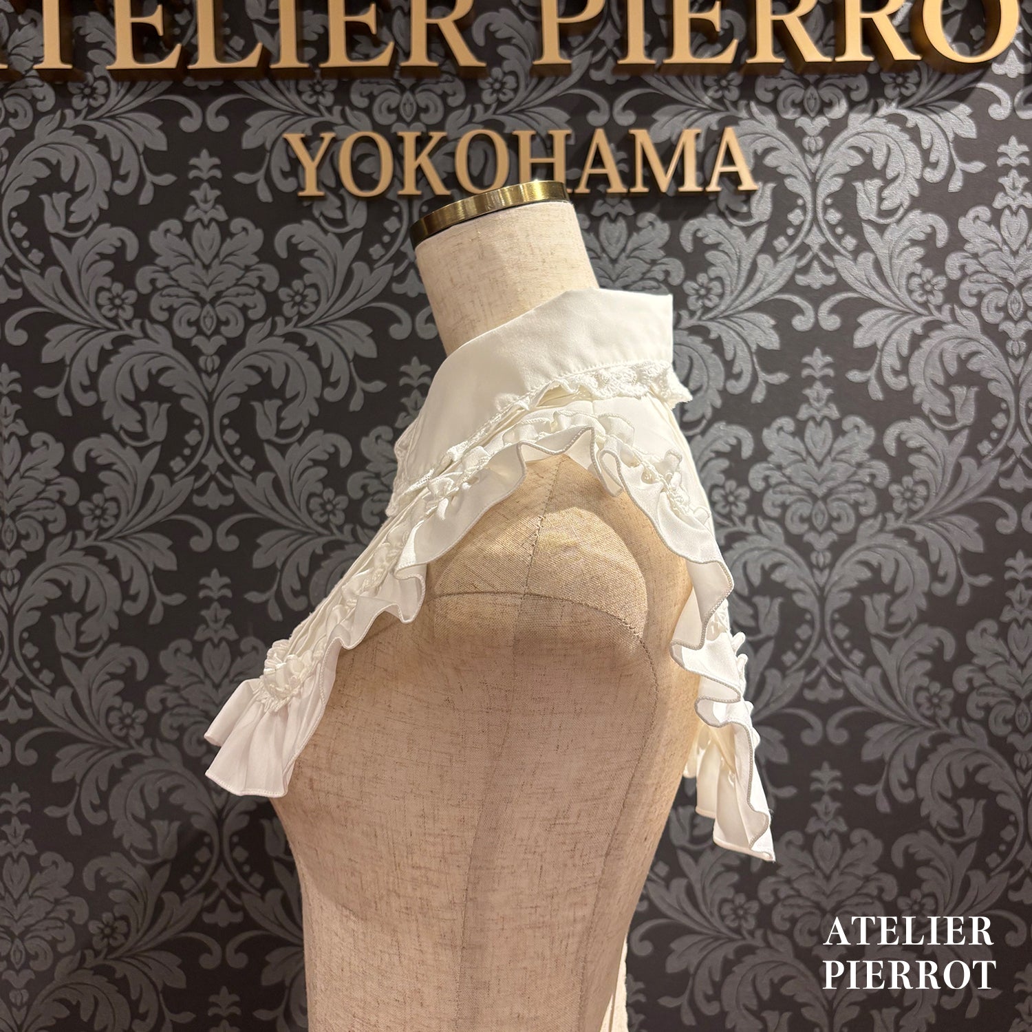 【ATELIER PIERROT】 츠케 칼라 / 마루 칼라White/Black