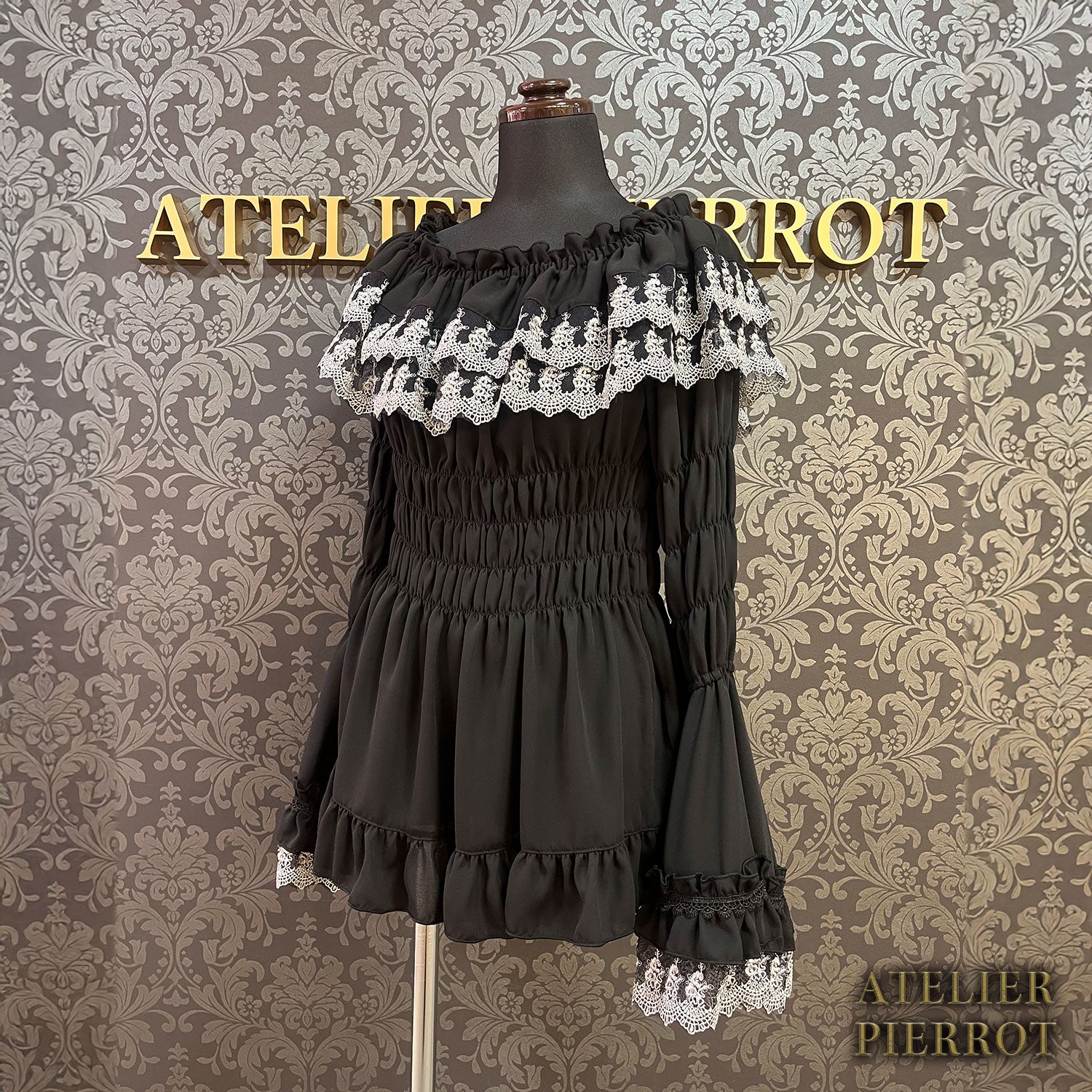 【ATELIER PIERROT】　Eternal Nocturne Blouse　ホワイト/ブラック　★12月上旬発売★