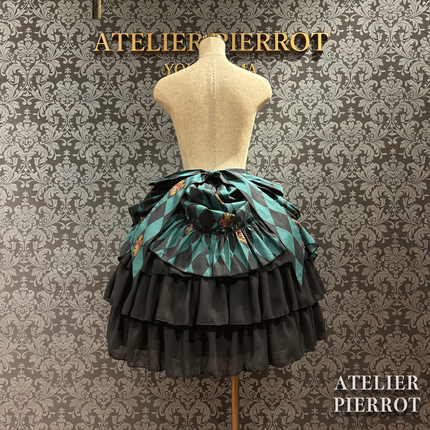 【ATELIER PIERROT】　"Diamond Circus"Skirt    白×白/ワイン/パープル/グリーン/黒×白