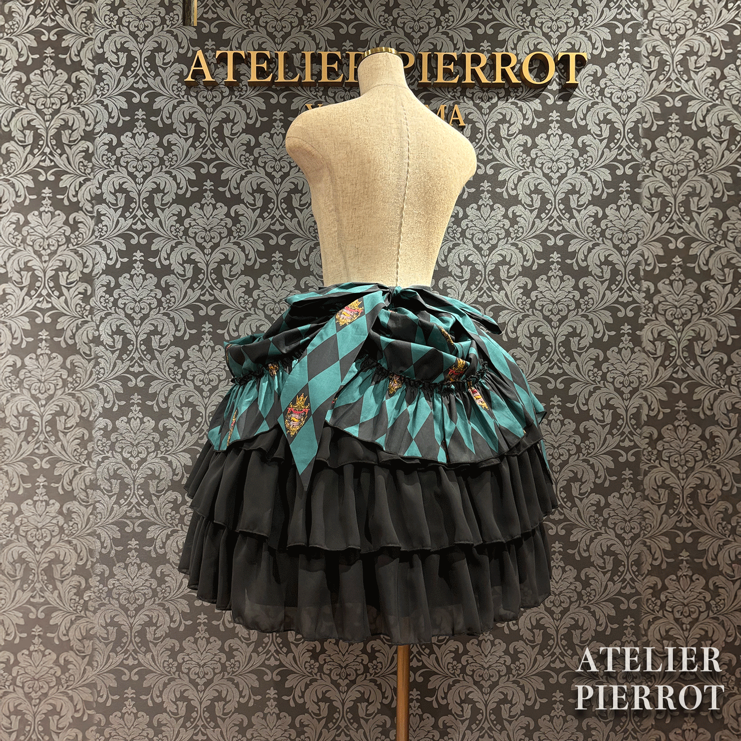 【ATELIER PIERROT】　"Diamond Circus"Skirt    白×白/ワイン/パープル/グリーン/黒×白