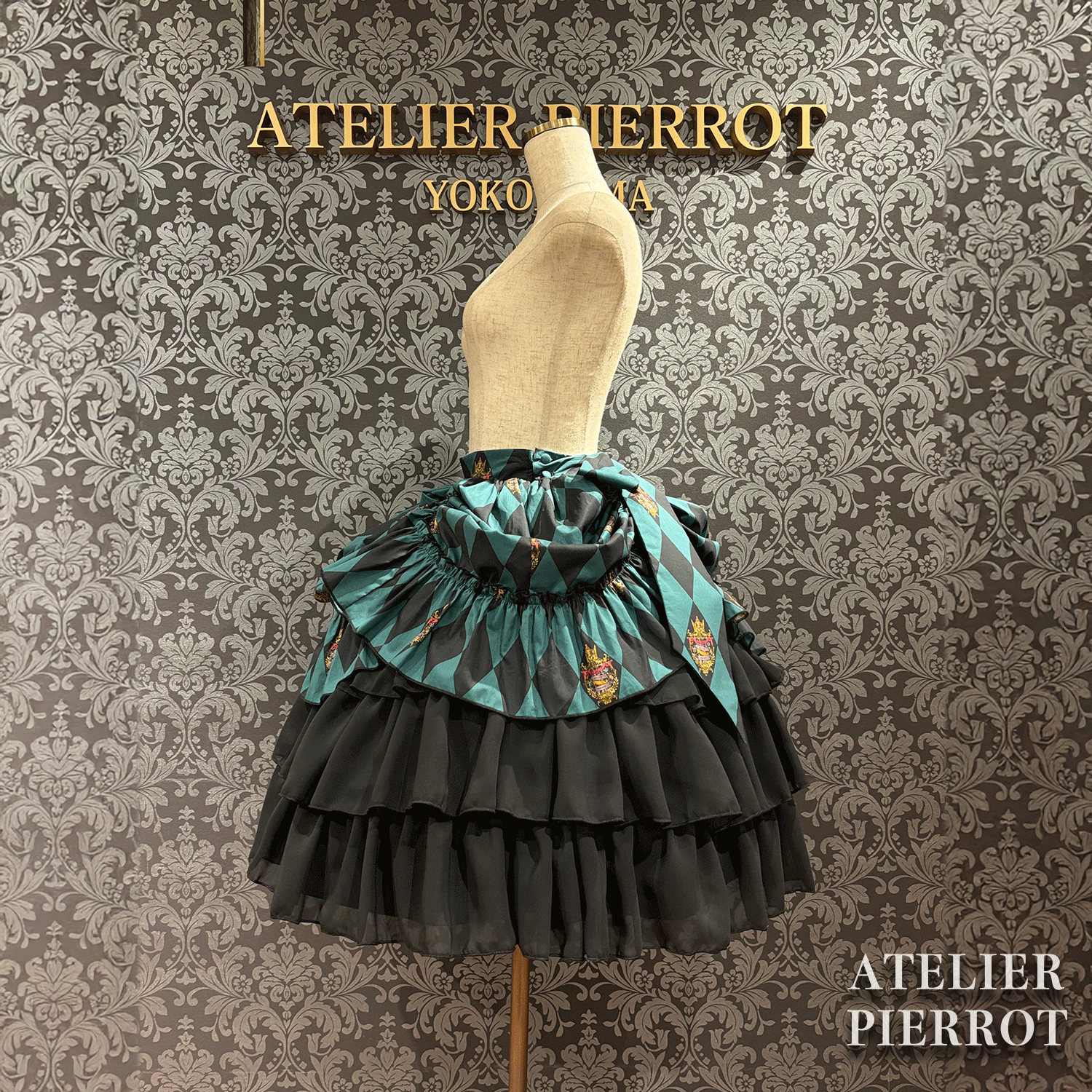 【ATELIER PIERROT】　"Diamond Circus"Skirt    白×白/ワイン/パープル/グリーン/黒×白