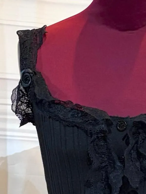 [MARBRE] Caraco ouvert sur le devant en marbre avec roses décoratives en dentelle : roses noires x noires