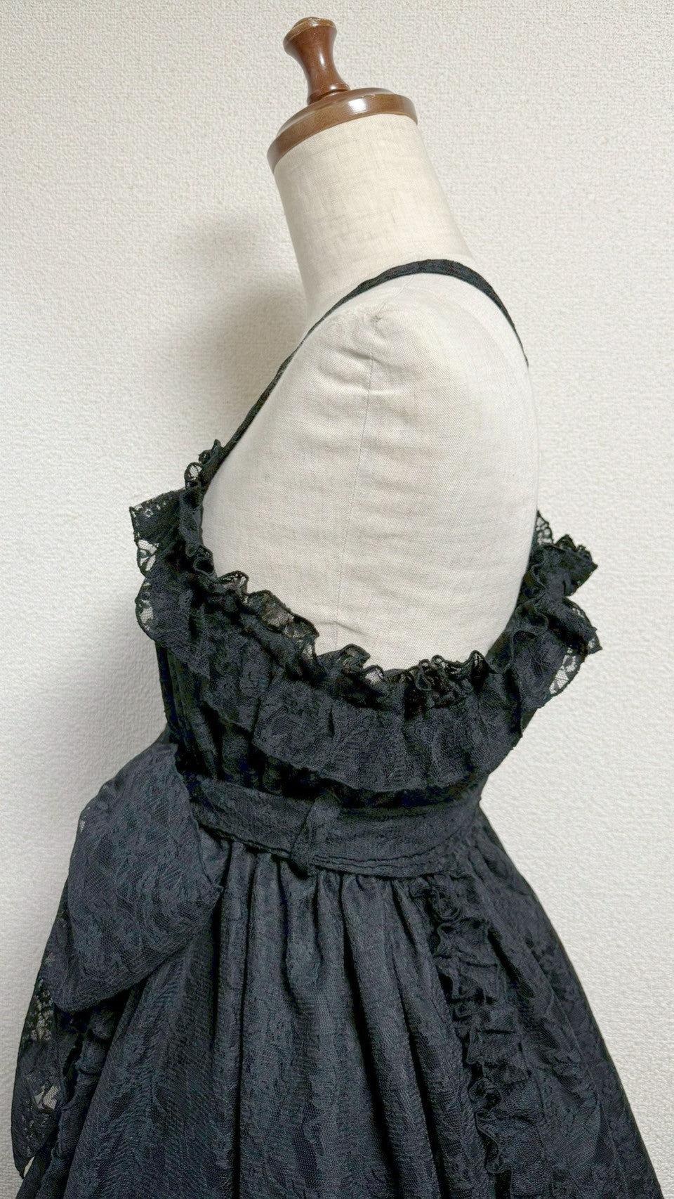 [Physischer Drop] Physischer Drop Shirring Jumper Rock [schwarze Spitze]