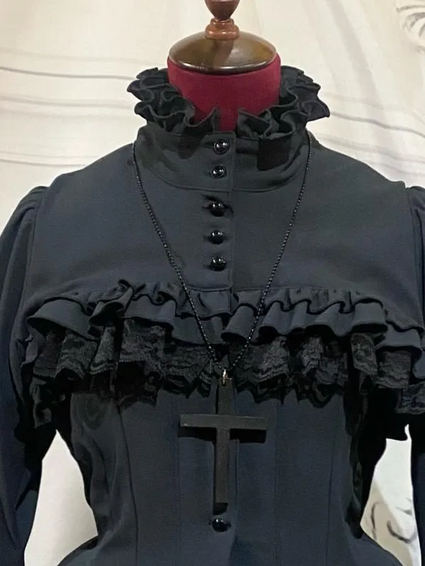 【MARBLE】マーブル　クラシカル調ロングブラウスワンピース+ショート丈モダンジャケット+十字架ネックレス：黒×黒