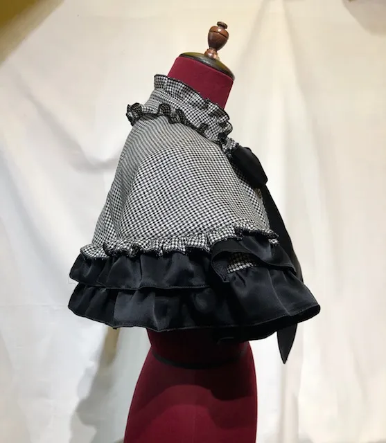 [Mármol] Marble Color Switching Cape British Cape: Black Blue Check