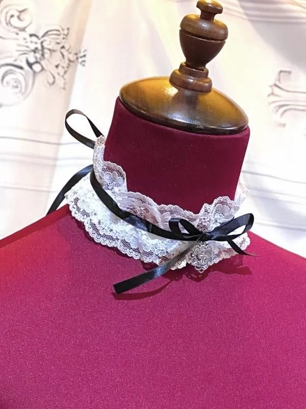 [Marmor] Marmor Cross Lace Choker: schwarz weiße Spitze x Silberkreuz
