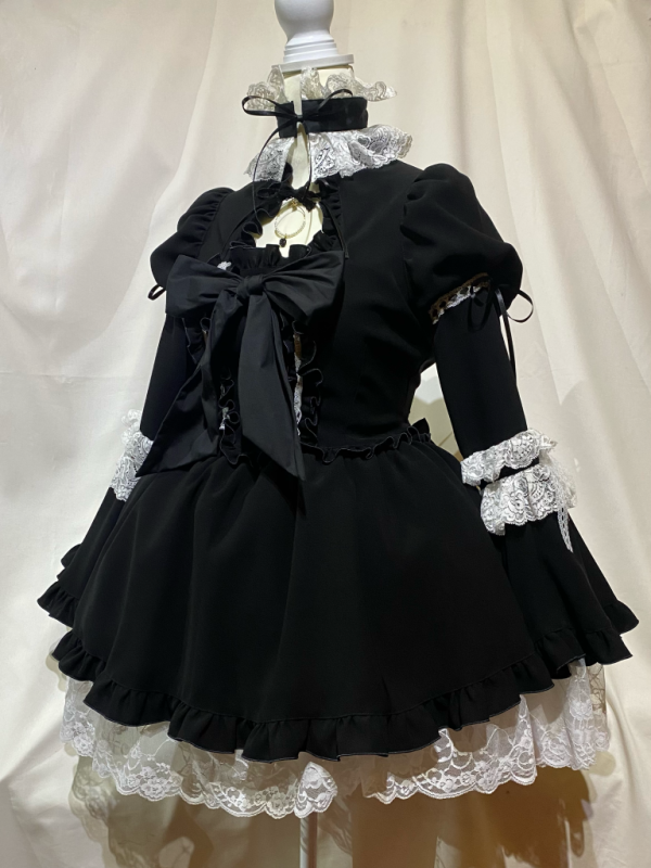 [Marmor] Victorian Kleid mit Halsbuhlband: Schwarz und Weiß