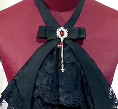 [Mármol] Marble Vampire corbata con cruz: negro x encaje blanco x piedra negra