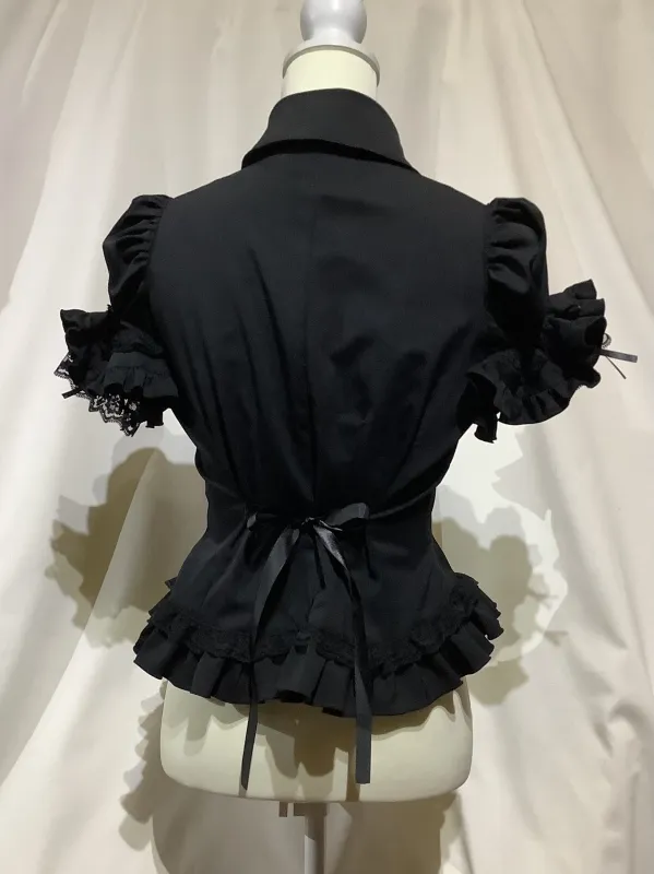 【MARBLE】マーブル　ネクタイ型フリルタイ付きパフスリーブブラウス+前ギャザースカラップスカート：黒×黒タイ×黒レース